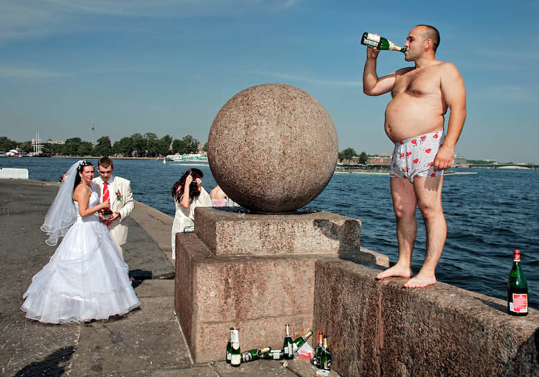 KMO 093795 00722 2 t222 154816 фото с шампанским в поле