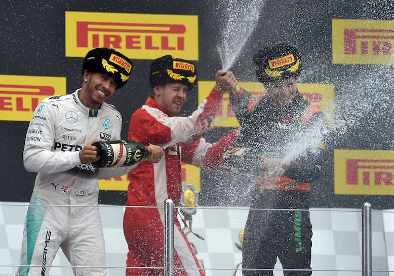 KMO 150393 00111 1 t222 153637 фото с шампанским в поле