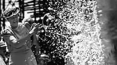 KMO 157030 02804 1 t221 110814 фото с шампанским в поле