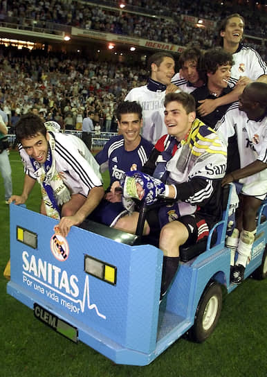 После финала Лиги чемпионов УЕФА-2001/02 («Мадрид» — «Байер», 2:1) Касильяс прочно занял место первого вратаря «королевского клуба»