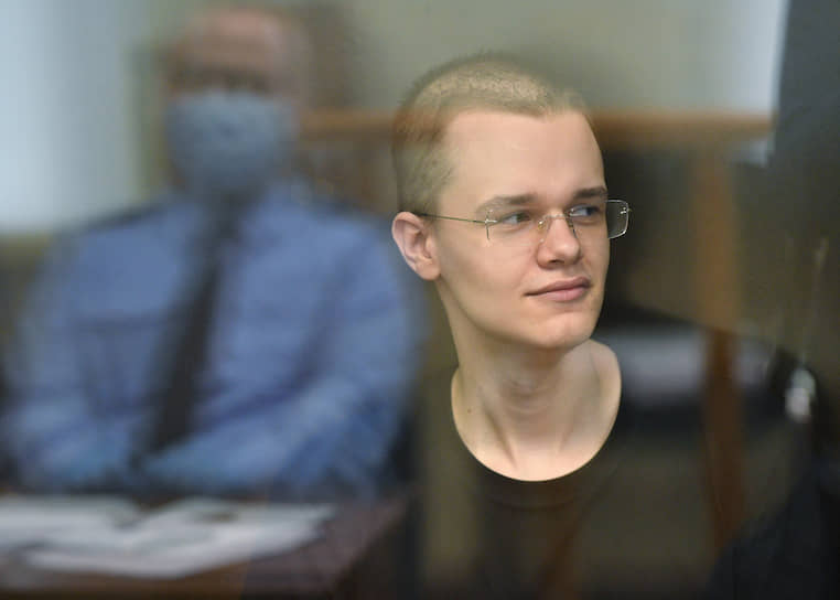 &lt;b>Вячеслав Крюков&lt;/b>, студент РГПУ, на момент задержания ему было 19 лет. С марта 2018 года находился в СИЗО, предпринимал попытку суицида во время одного из заседаний суд. 6 августа приговорен к шести годам общего режима