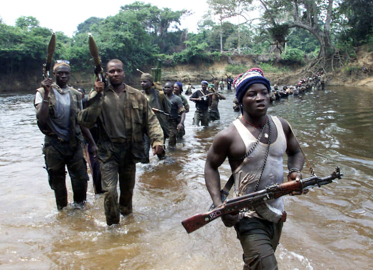 Субпрефектура Данане на границе Кот-д`Ивуара с Либерией в 1990-ые дала убежище тысячам либерийцам, бежавшим от гражданской войны. В 2002 году, во время боев повстанцев с правительственными войсками, жители Данане бежали в Либерию