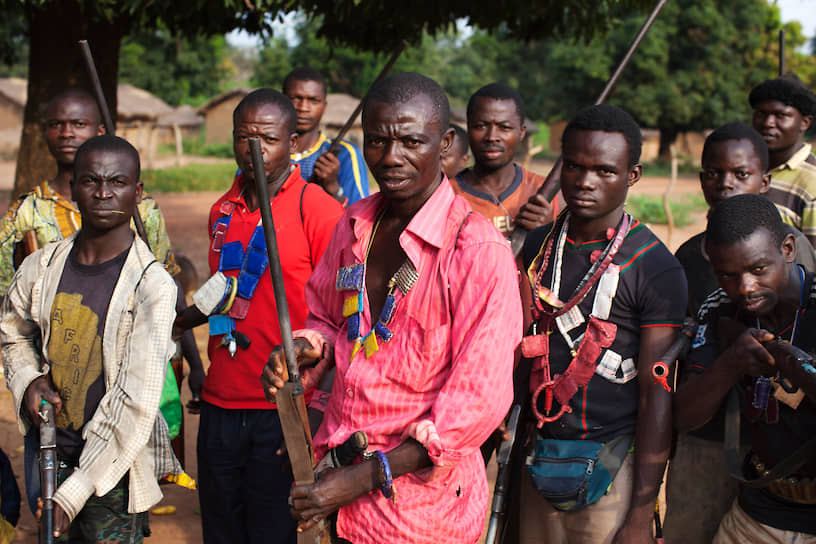 Отряд «Анти-балаки» защищает деревню от бойцов «Селеки»