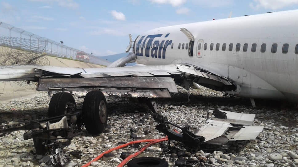 Самолет Boeing 737-800 авиакомпании Utair, совершивший аварийную посадку в Сочи