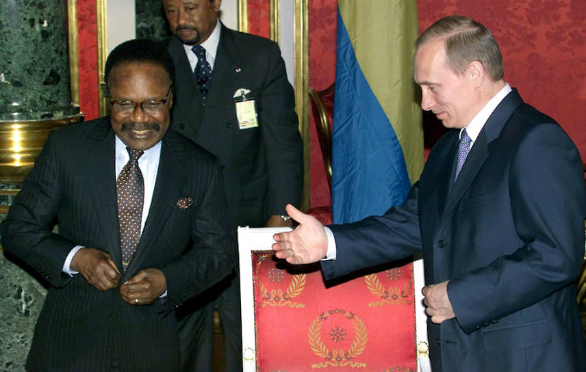 Глава Габона Омар Бонго побывал в России на втором году правления президента РФ Владимира Путина и на 34-м году своего правления