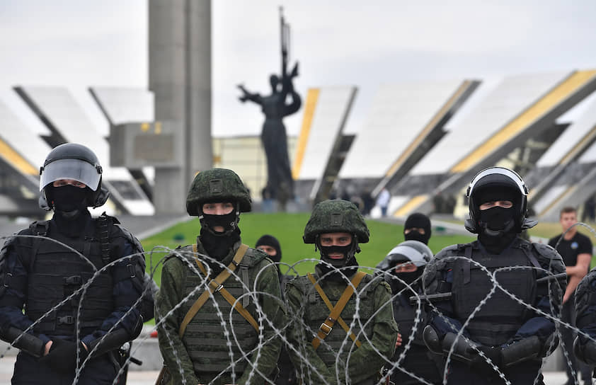 Минск. Сотрудники правоохранительных органов во время акции сторонников оппозиции