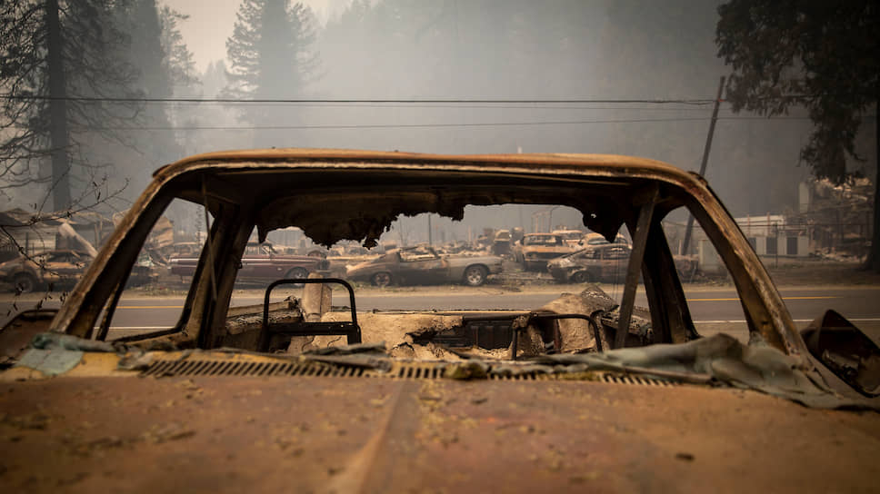 Рейнбоу, штат Орегон, США. Машины, сгоревшие при пожаре 