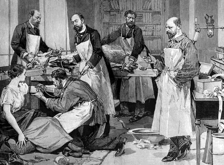 Крестьяне пытались лечить туберкулез влезанием в тушу коровы, ученые во Франции в 1891 году — переливанием крови от козы (на гравюре)