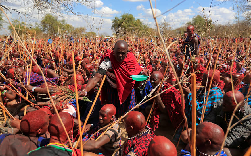Каджиадо, Кения. Верующие во время религиозного праздника 