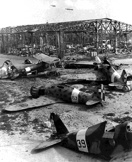Так выглядел военный аэропорт Касл-Бенито в Триполи после того, как британская армия в ходе наступления заняла крупнейший город Ливии 23 января 1943 года