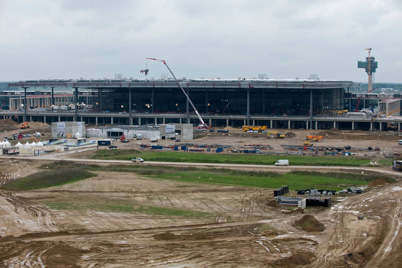 Строительство аэропорта Берлин-Бранденбург, 2010 год
