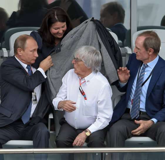 В 2014 году Экклстон присутствовал на первом российском Гран-при «Формулы-1» в Сочи и наблюдал за гонками с президентом России Владимиром Путиным. В интервью журналистам Берни заявил, что поддерживает российского президента «и то, что он делает»