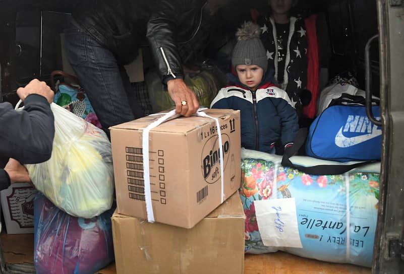 Степанакерт, Нагорный Карабах. Армянские беженцы возвращаются в свои дома, оставленные во время войны
