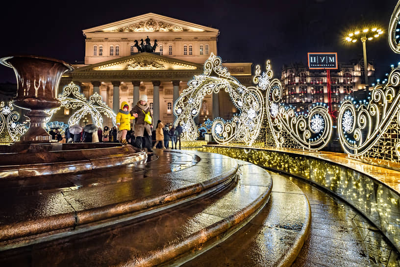 Московский фестиваль «Путешествие в Рождество» на Театральной  площади в декабре 2019 года
