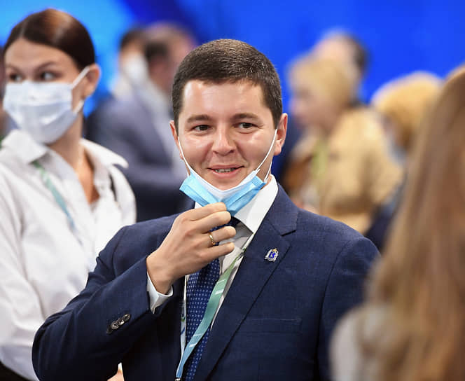 Губернатор Ямало-Ненецкого автономного округа Дмитрий Артюхов 31 июля написал на своей странице в Instagram о положительном тесте на коронавирус. О том, что вылечился и возвращается к полноценной работе, сообщил 15 августа
