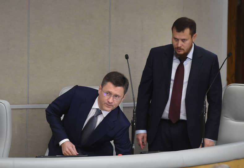 Министр энергетики России Александр Новак (слева) и Павел Сниккарс
