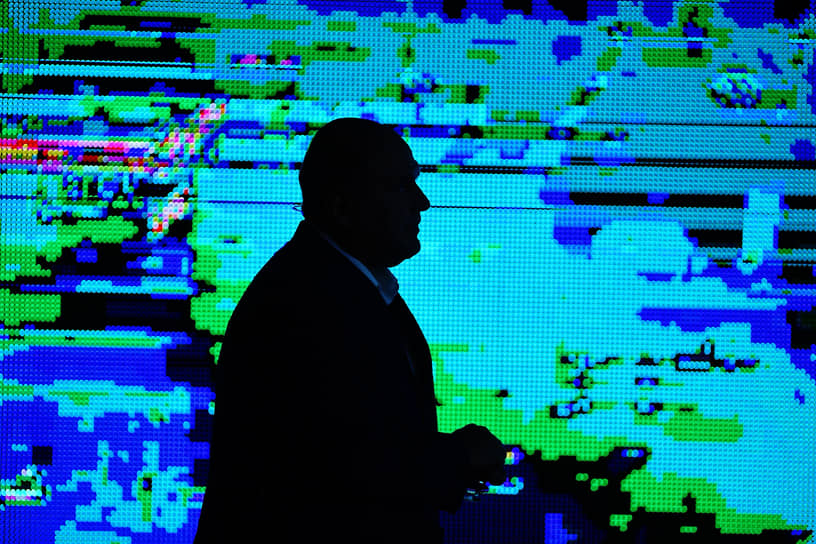 Премьер-министр России Михаил Мишустин на панельной дискуссии в Технопарке имени Попова