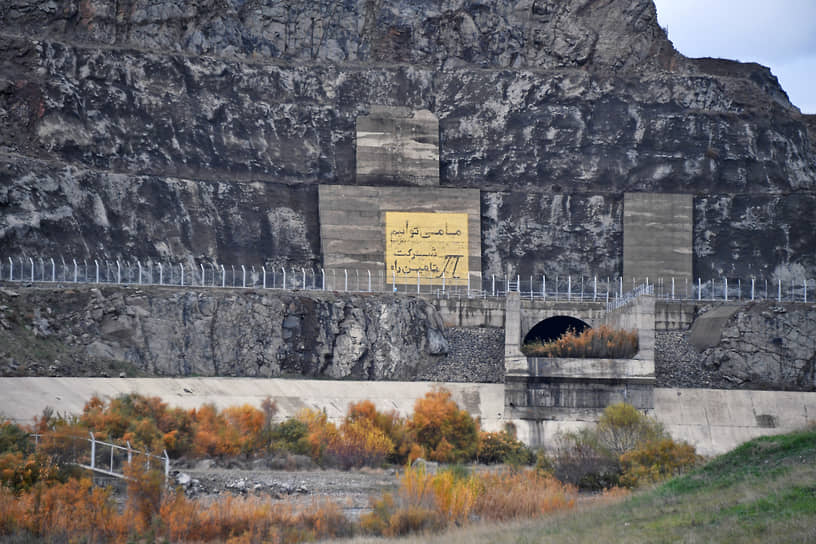Иранская часть плотины Худаферинской ГЭС
