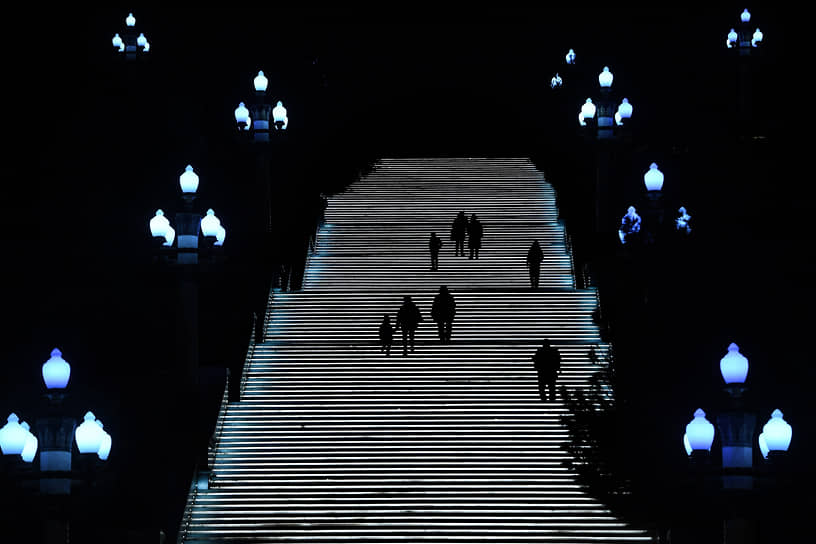 Баку, Азербайджан. Лестница на смотровую площадку 