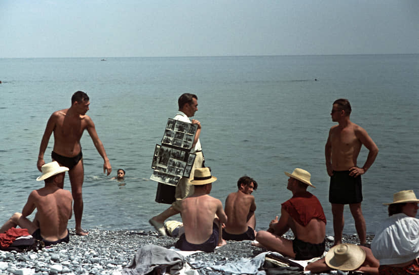 Пляжный фотограф в Крыму, 1954 год