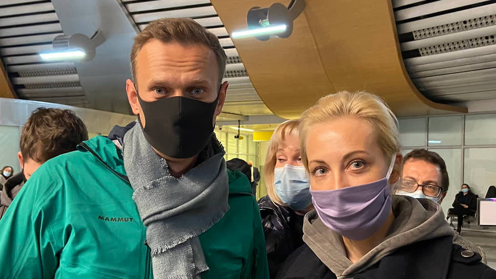 Как в России и мире комментируют задержание Навального