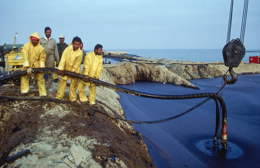 Нефтяное загрязнение затронуло и побережье соседней с Кувейтом Саудовской Аравии