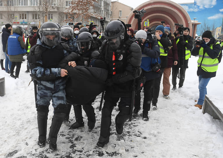 Задержание возможного участника протестной акции у метро «Красные ворота»