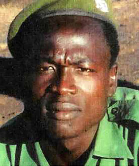 Предположительно в возрасте 18 лет Доминик Онгвен стал командиром бригады Синиа, одной из четырех бригад LRA