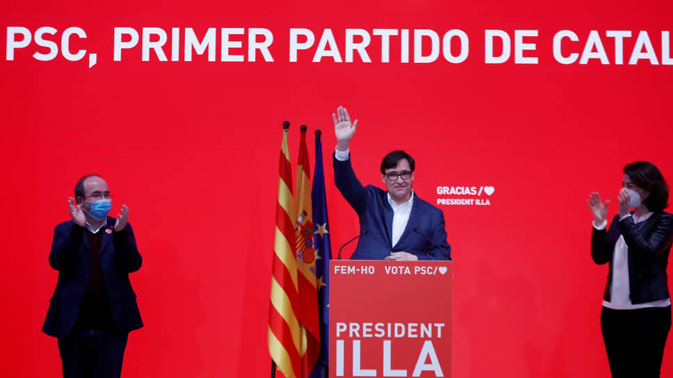 Кандидат от Социалистической партии Каталонии Сальвадор Илья выступает на пресс-конференции