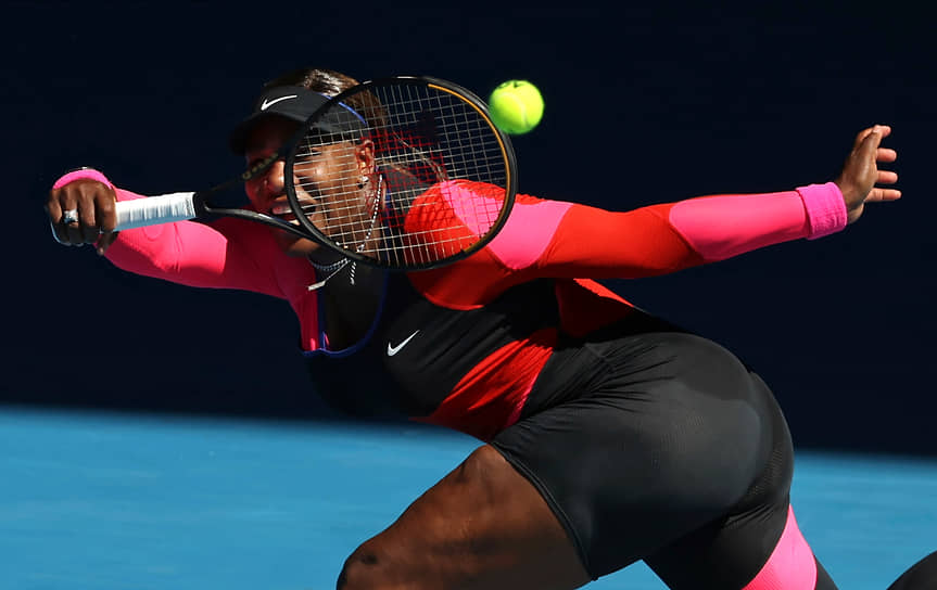 Мельбурн, Австралия. Серена Уильямс во время полуфинала Australian Open против Наоми Осаки