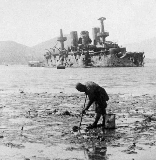 «Что и говорить, на славу начали войну!» (на фото — поврежденный японцами эскадренный броненосец «Пересвет»)