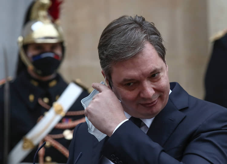 Президент Сербии Александр Вучич назвал бессмысленным и позорным решение Евросоюза ввести сертификаты о вакцинации от коронавируса