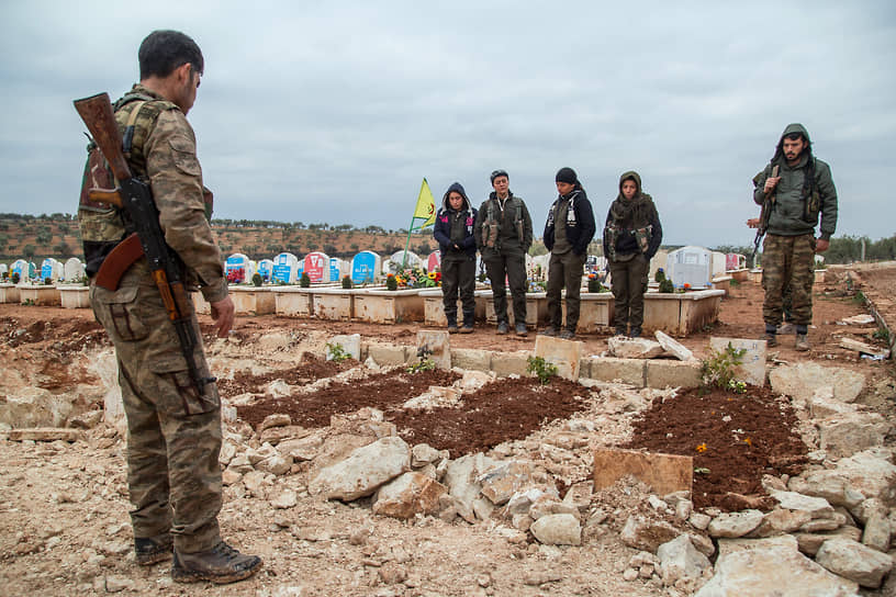 Похороны четырех солдат из Отряда народной самообороны в Сирии