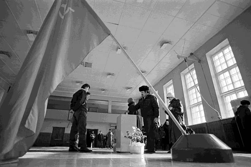 Участок для голосования на всесоюзном референдуме о будущем СССР в Таллине. 17 марта 1991 года