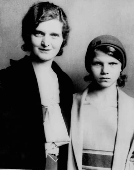 Нэн Бриттон с дочерью президента
