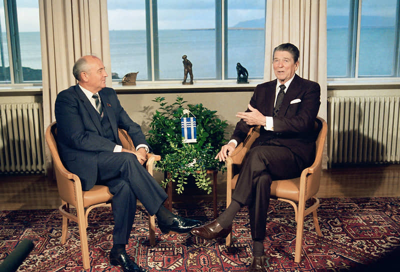 Вряд ли встреча Владимира Путина и Джо Байдена перезапустит российско-американские отношения, как встреча лидеров СССР и США Михаила Горбачева (слева) и Рональда Рейгана в 1986 году в Рейкьявике