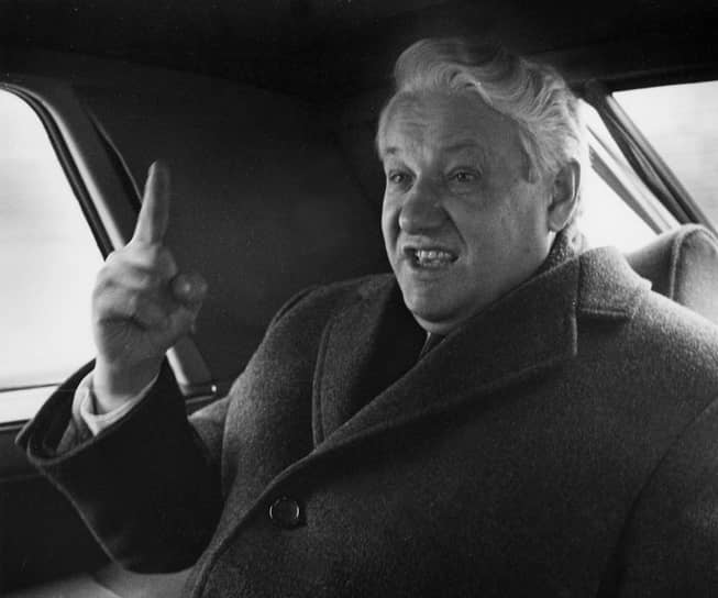 4 апреля 1991 года Борис Ельцин попросил съезд народных депутатов РСФСР наделить его чрезвычайными полномочиями