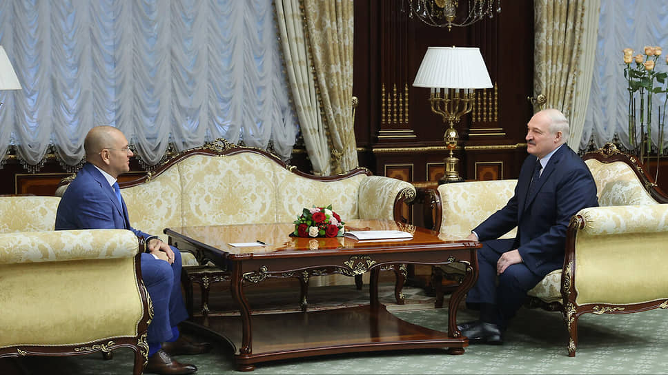 Депутат Верховной рады Украины Евгений Шевченко (слева) и президент Белоруссии Александр Лукашенко