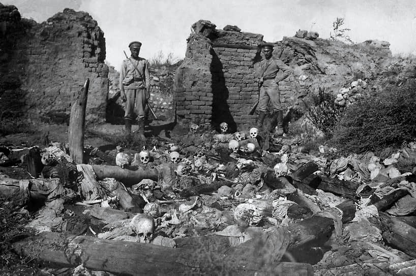 «Сохранились могилы и склепы со сваленными в них грудами скелетов зарезанных и застреленных армян»