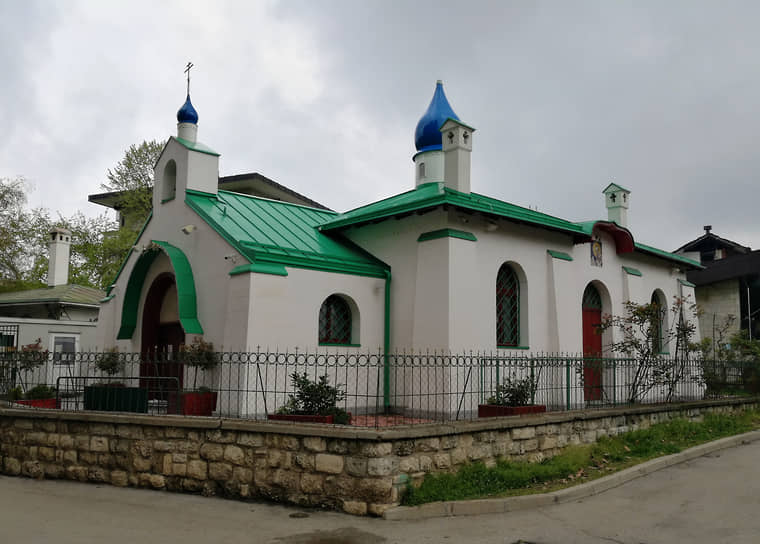 Церковь святой Троицы. Первый русский православный храм в Сербии