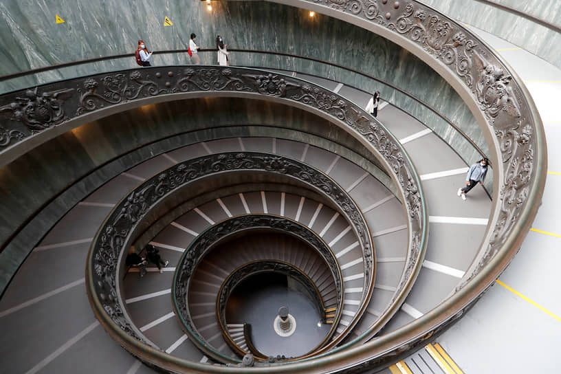Ватикан. Посетители музеев, открывшихся после коронавирусных ограничений