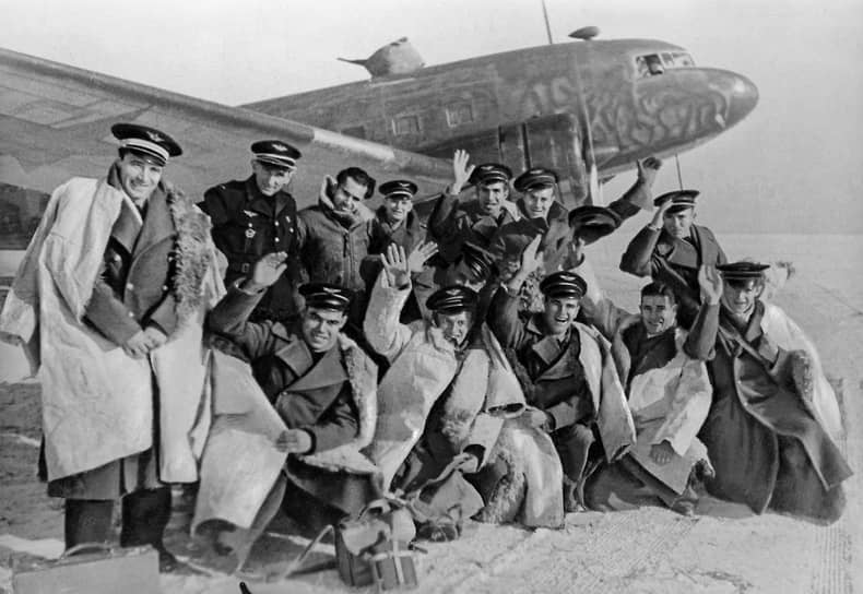 «В 1942 году группа французских летчиков добровольно прибыла в Советский Союз, чтобы вместе с Красной Армией бороться против общего врага — фашистской Германии»