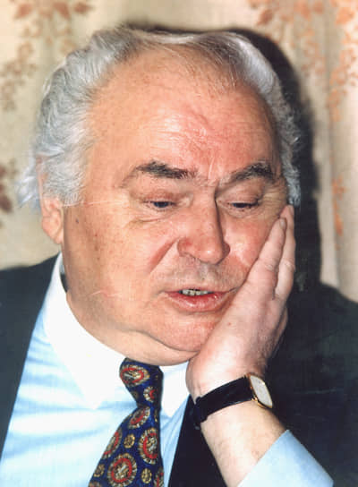 В конце декабря 1986 года представитель МИД СССР Юрий Кашлев (на фото) заявлял, что в высказываниях Сахарова по поводу ситуации в Афганистане нет ничего плохого, так как советское правительство намерено решить эту проблему