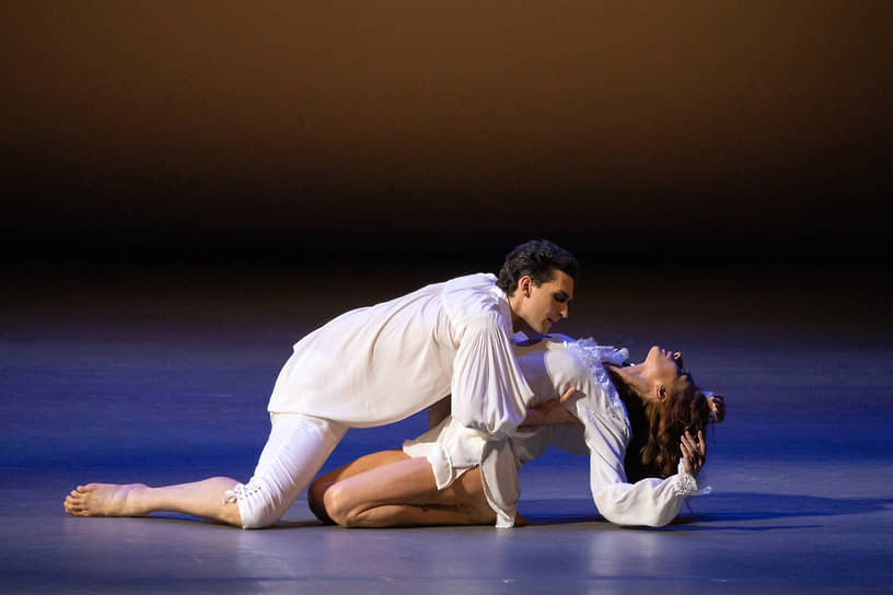 Екатерина Кондаурова и Роман Беляков в дуэте из балета «Парк»