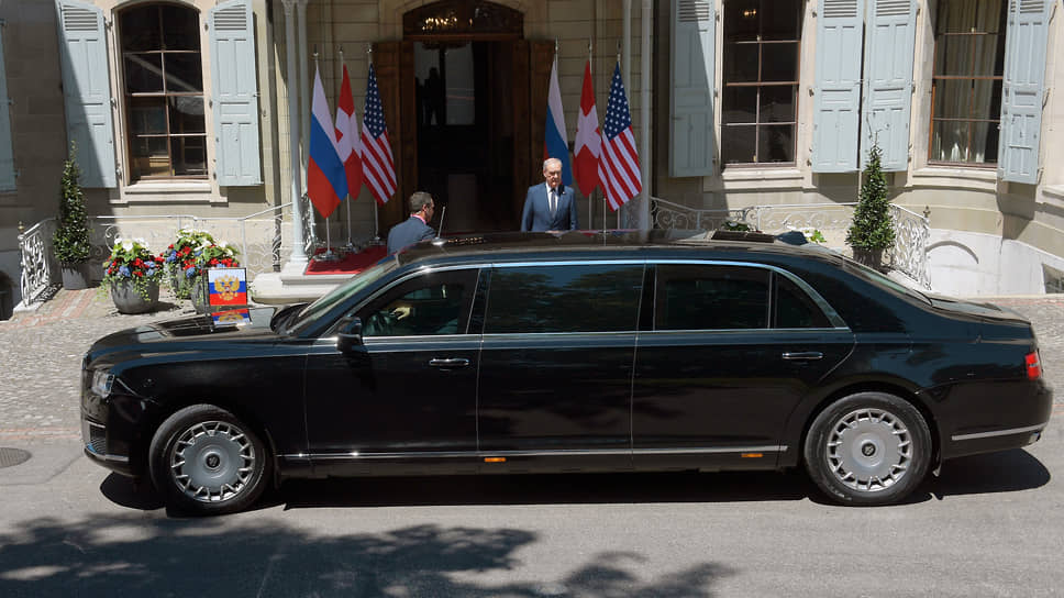 Президент Швейцарии Ги Пармелен встречает российский кортеж