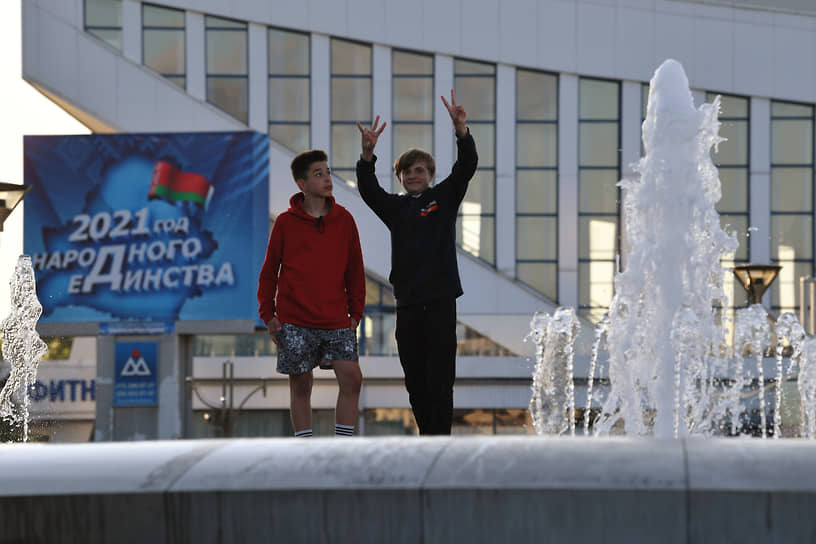 После 2020 года белорусов приходится убеждать в том, что они едины под красно-зеленым флагом