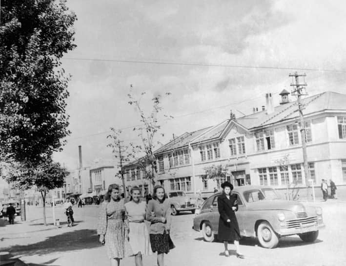 Оо-дори, главная улица Тоехары, стала называться улицей Ленина