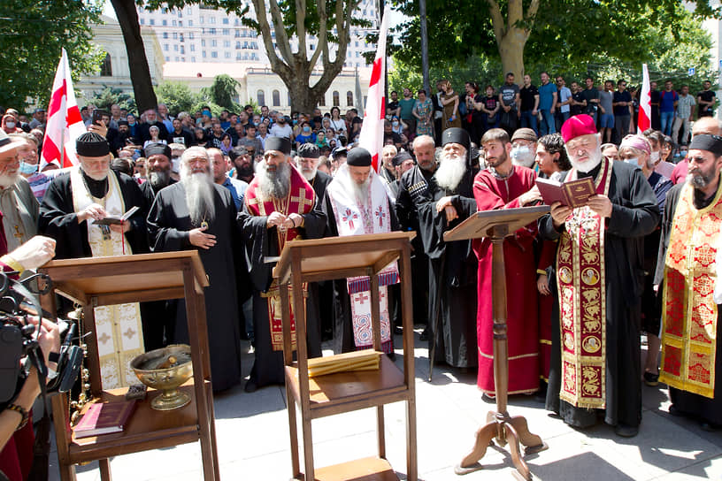 Грузинская православная церковь на марше