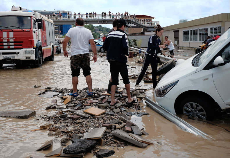 Лермонтово, Краснодарский край. Последствия наводнения на автотрассе Джубга—Сочи