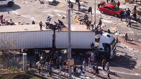 Южноафриканцы пошли по магазинам